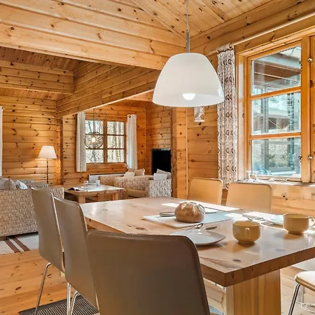 3 Bedroom Amazing In Prázdninový dům Højby