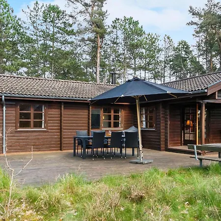 3 Bedroom Amazing In Prázdninový dům *