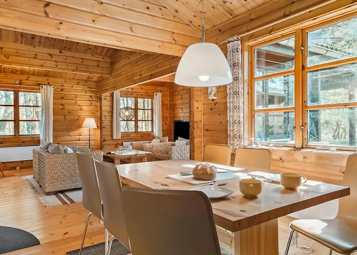 3 Bedroom Amazing In Casa de Férias Højby