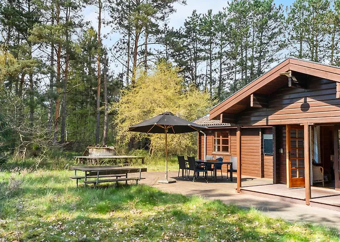 3 Bedroom Amazing In Casa de Férias Højby